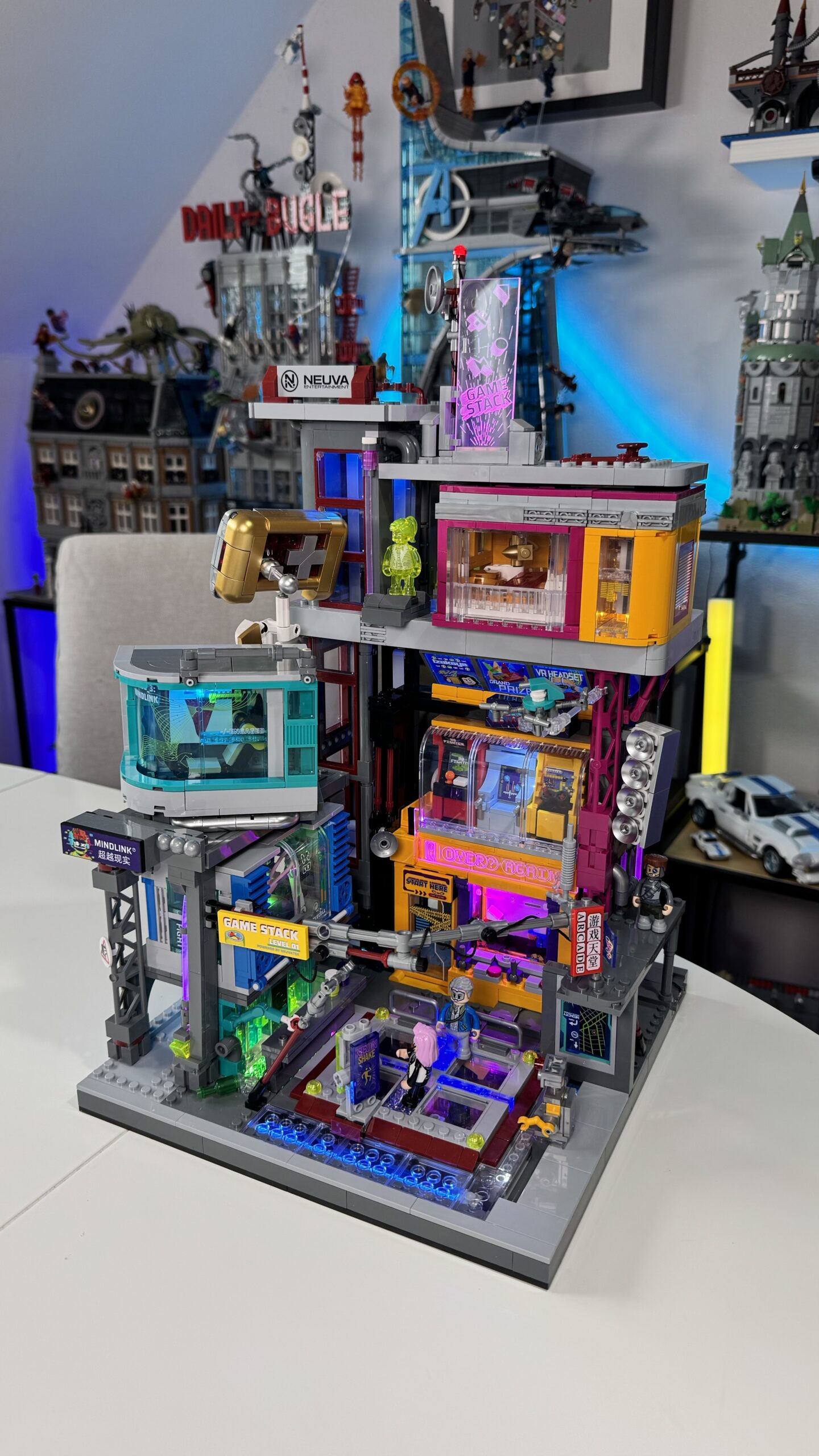 Lumibricks Cyberpunk Spielhalle Review – Beleuchtetes Klemmbausteinset mit GoBricks im Test Lumibricks Cyberpunk Spielhalle Review – Beleuchtetes Klemmbausteinset mit GoBricks im Test